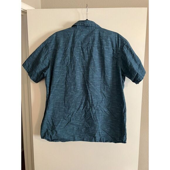 The Mountain Hardwear Shirt Mens Blue One Pocket Button Up Size Large - Picture 2 of 3